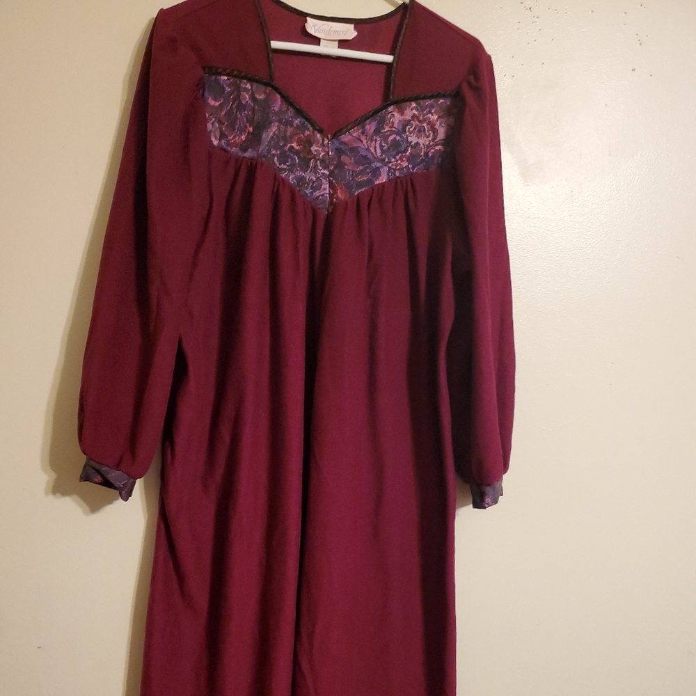 +🌻Vintage | Red Sleep Robe🍂 - Picture 1 of 7